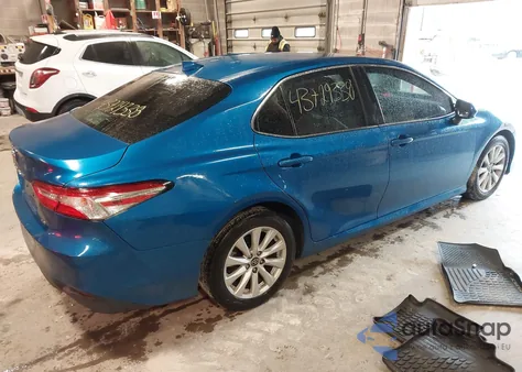 2020 Toyota Camry Le из США, поврежденный, VIN 4T1C11AK9LU349103